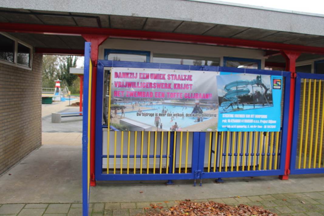 Afbeelding met tekst, buiten, grond, blauw

Automatisch gegenereerde beschrijving